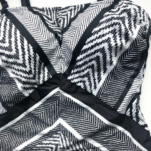 NEW Kenneth Cole one piece swimsuit -black/white - Picture 4 of 10